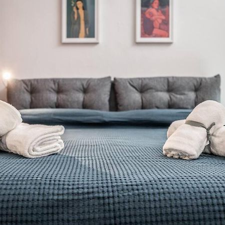Casa Camilla - Arty Suite Nel Centro Storico Парма Екстериор снимка