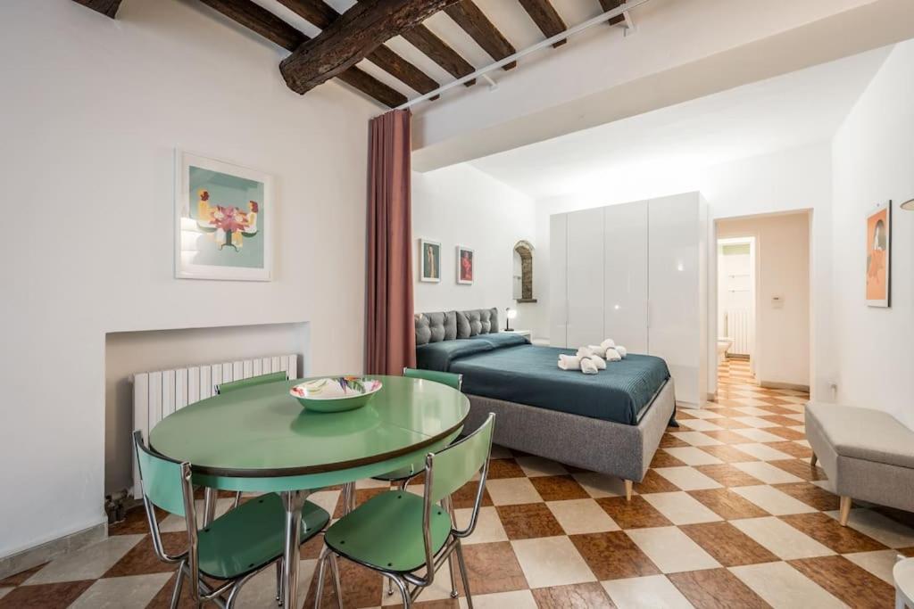 Casa Camilla - Arty Suite Nel Centro Storico Парма Екстериор снимка
