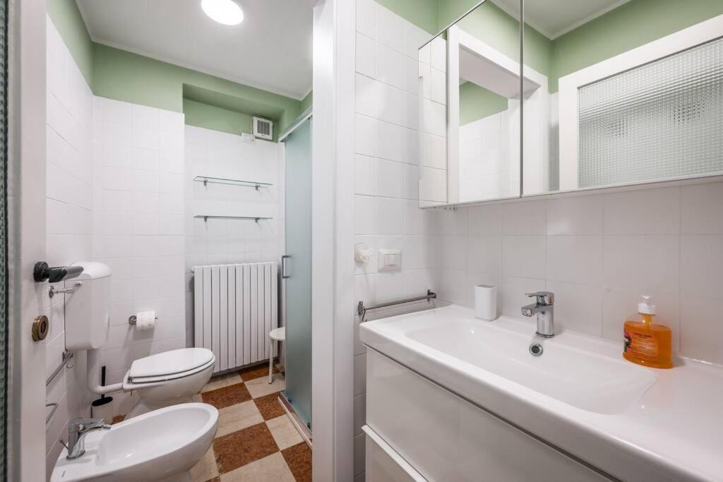 Casa Camilla - Arty Suite Nel Centro Storico Парма Екстериор снимка